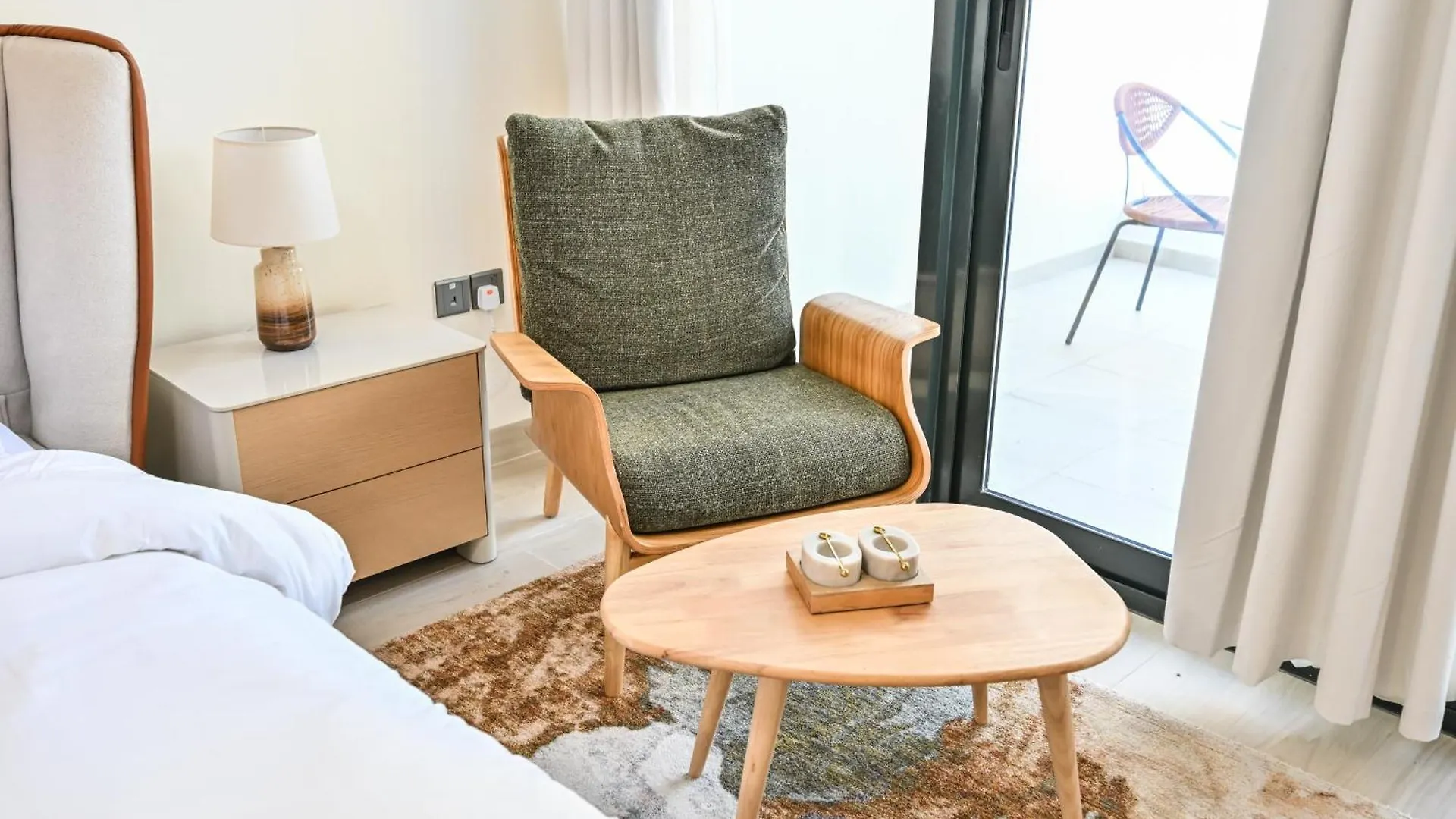 Apartment Discover A Cozy Luxury Studio With A Refreshing Pool, Just A 10-Minute Journey From The City'S Heart Dubai